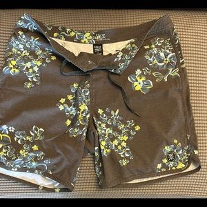 Roark Boardshorts - size 31